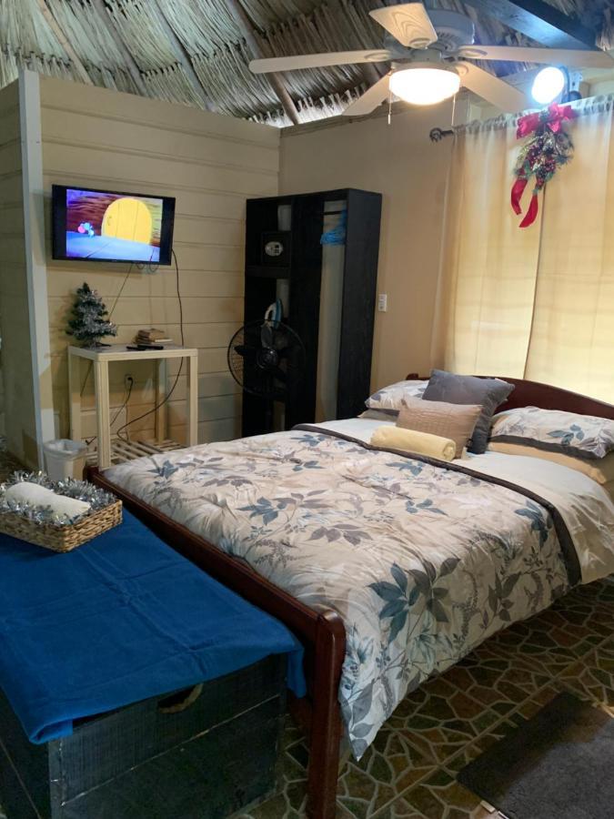 Heavens Gate Beach Bungalows Villa Placencia Buitenkant foto