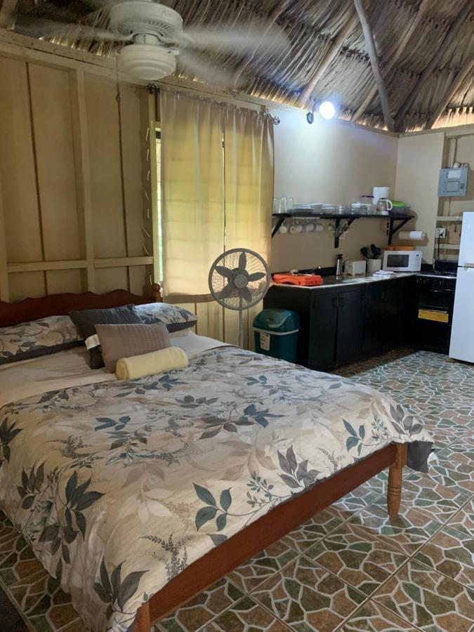 Heavens Gate Beach Bungalows Villa Placencia Buitenkant foto